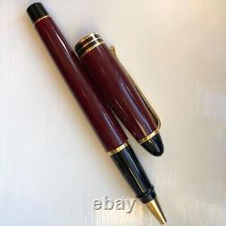 Aurora Deluxe Ipsilon ball point pen maroon in perfect condition