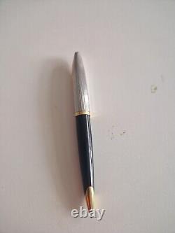 Black/gold Waterman Carène Deluxe Ballpoint Pen