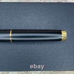 Rare Authentic Dunhill Avorities Rollerball Pen Black NNV3603 with Case & Booklet